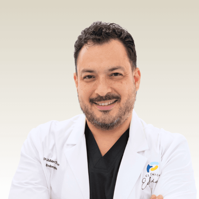 Retrato del Dr. Julián Tamayo, médico endocrinólogo en Clínica Edria